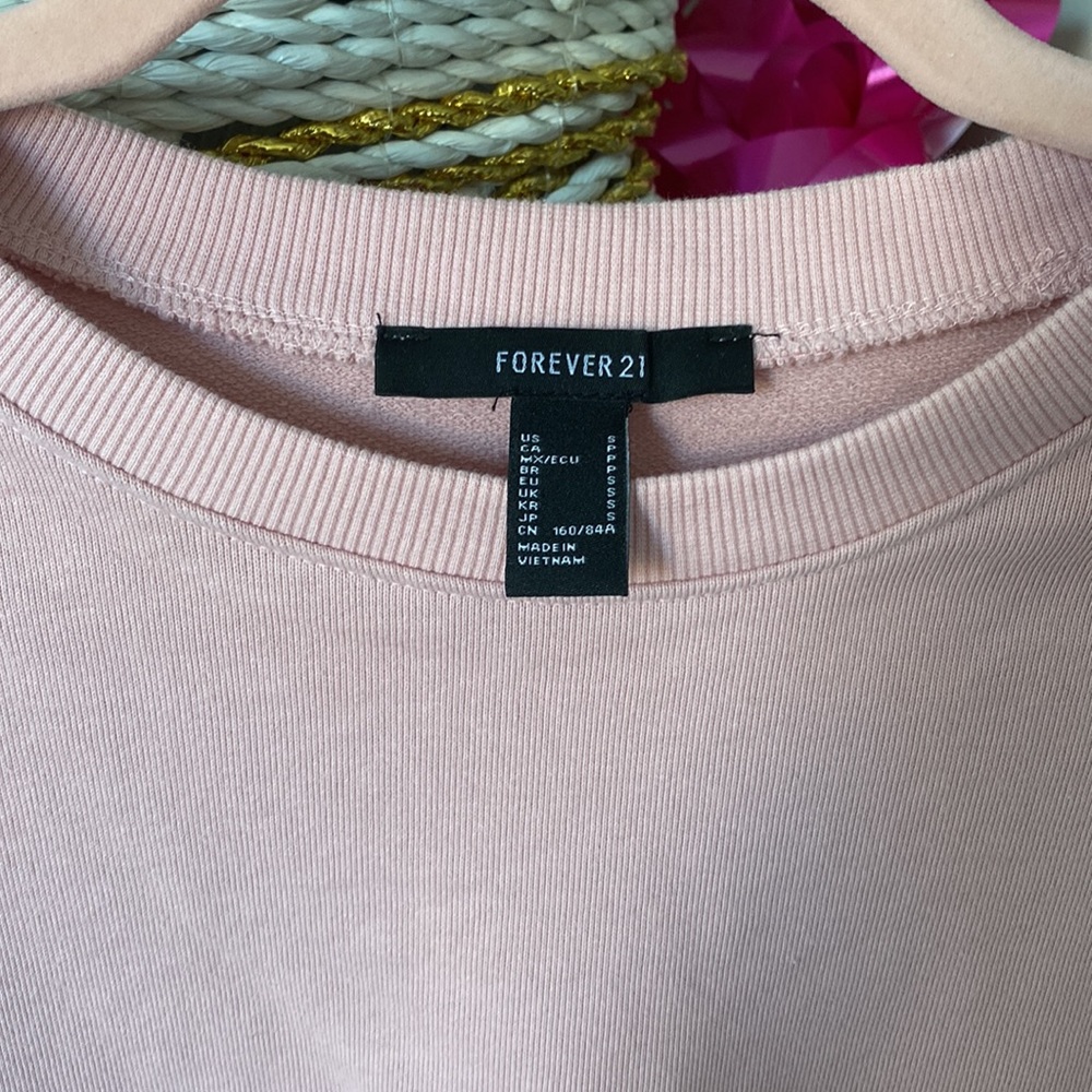 Forever 21 Ruffle Crewneck - Picture 2 of 4